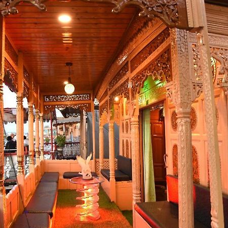 Отель The Heritage Safina Group Of Houseboats Сринагар Экстерьер фото