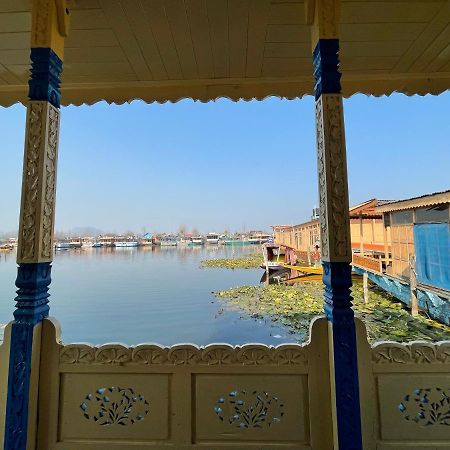 Отель The Heritage Safina Group Of Houseboats Сринагар Экстерьер фото