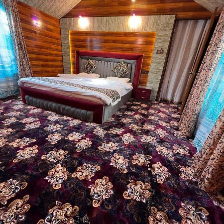 Отель The Heritage Safina Group Of Houseboats Сринагар Экстерьер фото