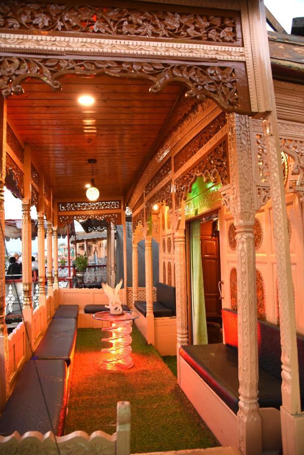 Отель The Heritage Safina Group Of Houseboats Сринагар Экстерьер фото