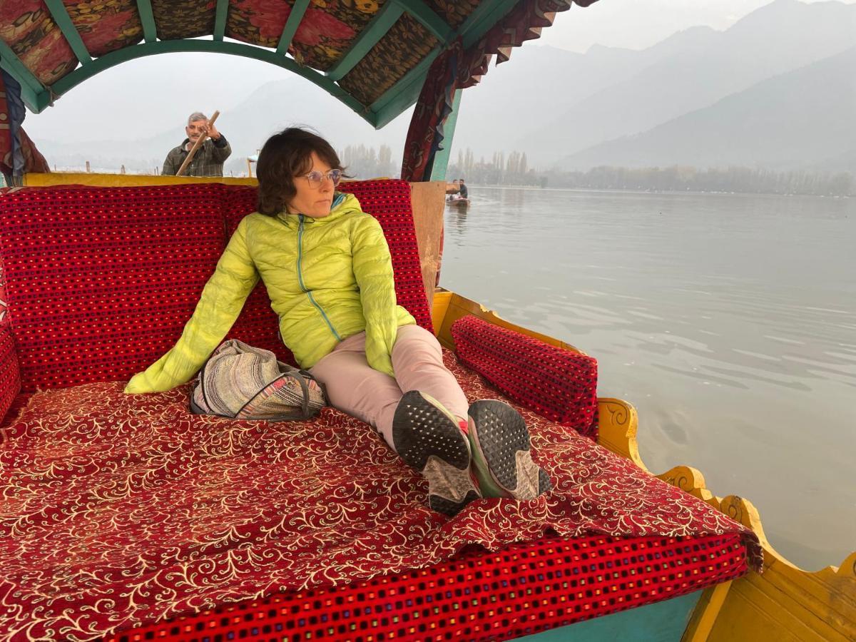 Отель The Heritage Safina Group Of Houseboats Сринагар Экстерьер фото