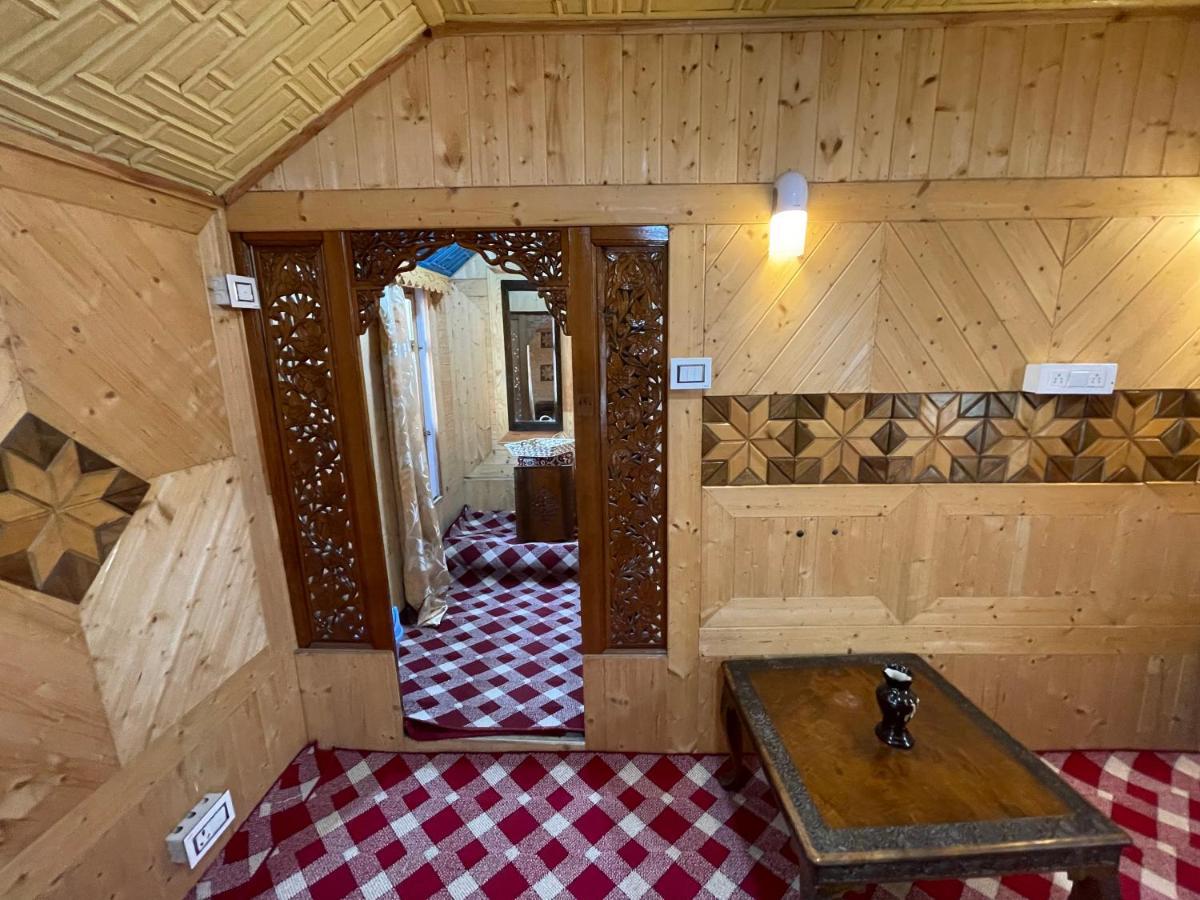 Отель The Heritage Safina Group Of Houseboats Сринагар Экстерьер фото