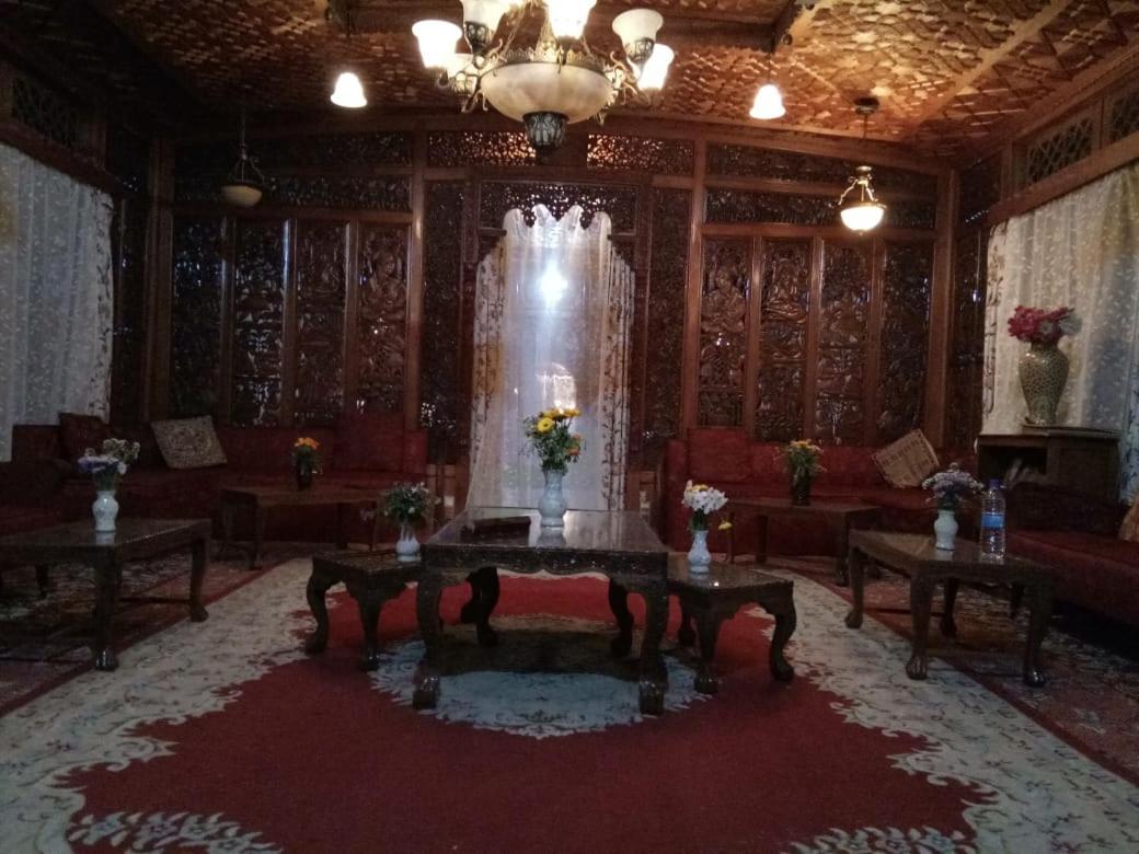 Отель The Heritage Safina Group Of Houseboats Сринагар Экстерьер фото