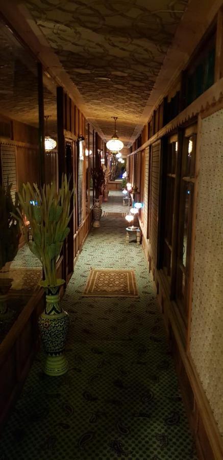 Отель The Heritage Safina Group Of Houseboats Сринагар Экстерьер фото