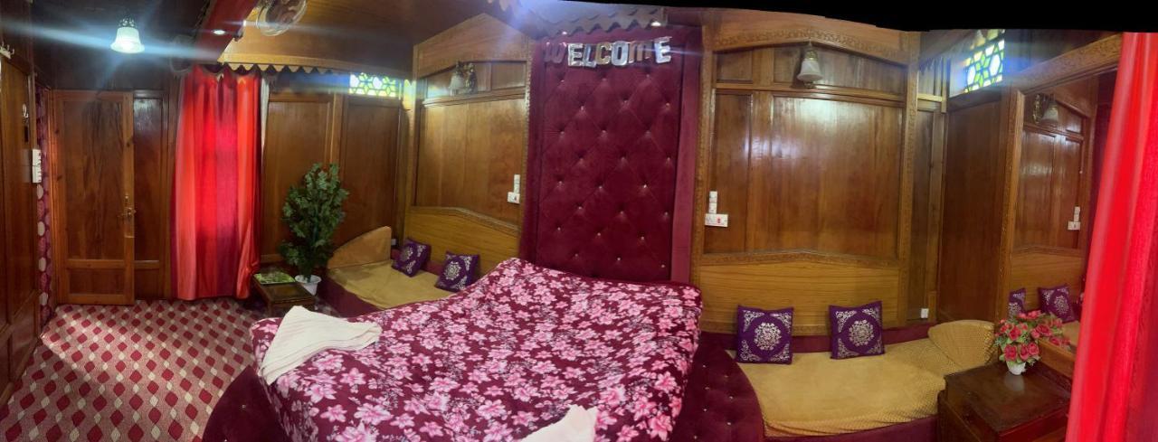 Отель The Heritage Safina Group Of Houseboats Сринагар Экстерьер фото